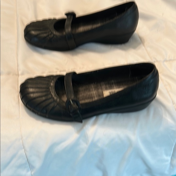 Black Mary Jane Wedges - Picture 4 of 6